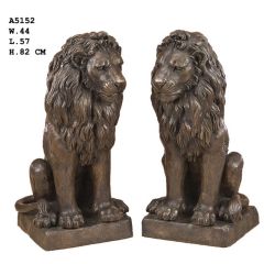Sittende Løvepar -I Bronse