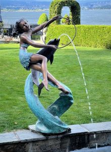 Bronsefontene - Pike & Delfin